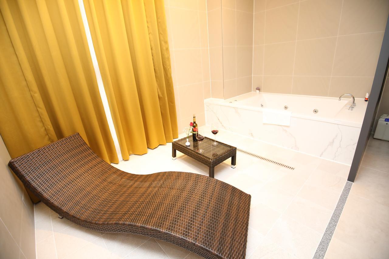 Rest Hotel Gimpo Esterno foto