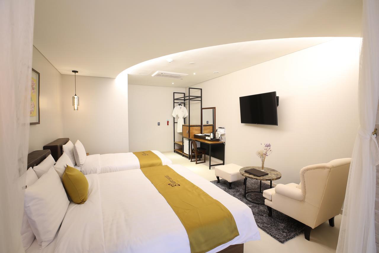 Rest Hotel Gimpo Esterno foto