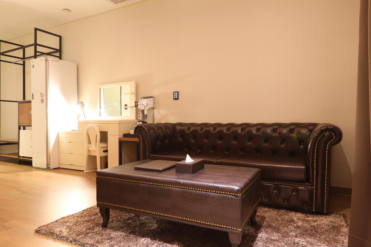 Rest Hotel Gimpo Esterno foto