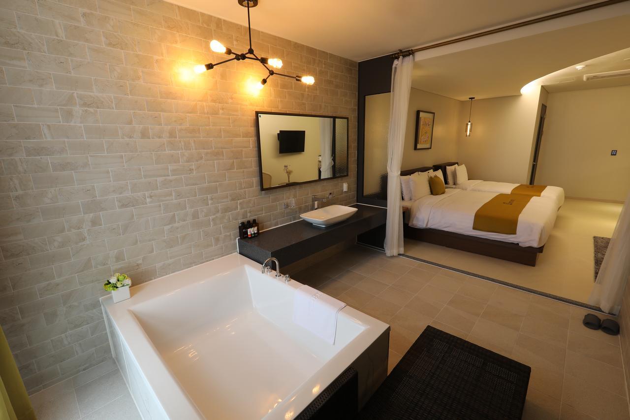 Rest Hotel Gimpo Esterno foto