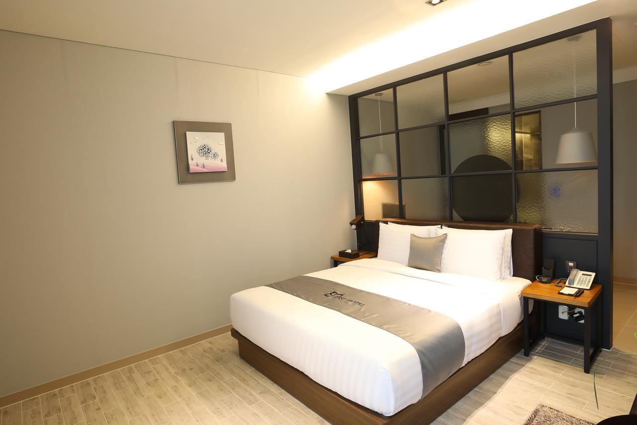 Rest Hotel Gimpo Esterno foto