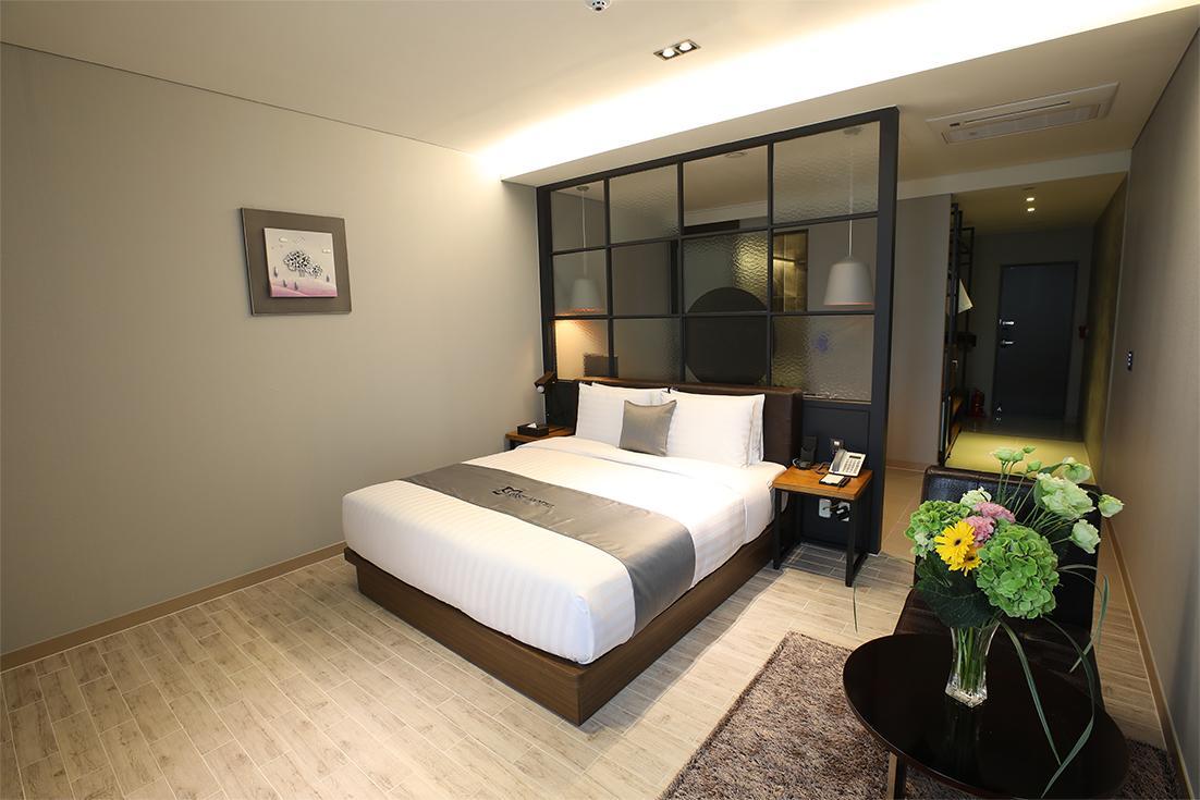 Rest Hotel Gimpo Esterno foto