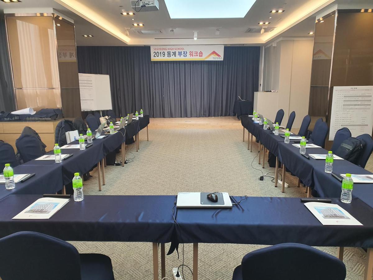 Rest Hotel Gimpo Esterno foto